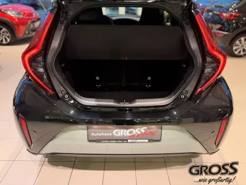 Car image 25