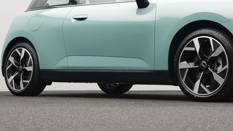 Car image 22