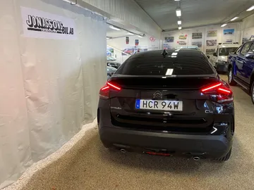 Car image 10