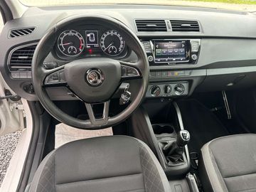 Car image 10