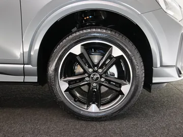Car image 23