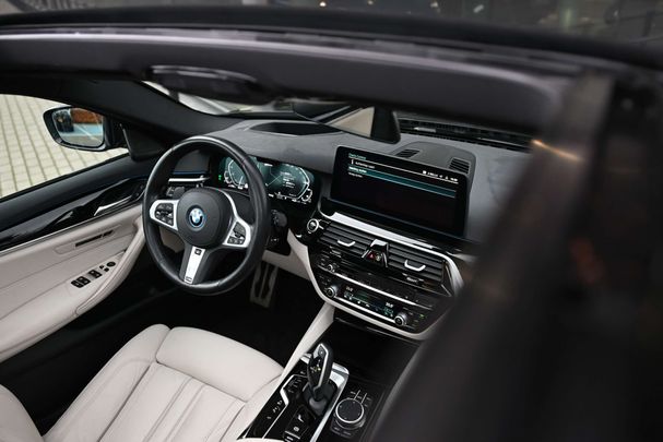 BMW 530 Touring xDrive 215 kW image number 6