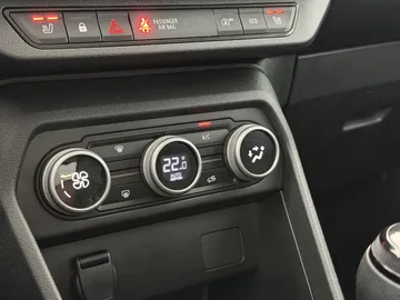 Car image 35