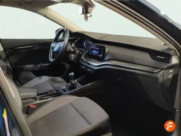 Car image 30