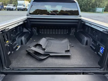Car image 38