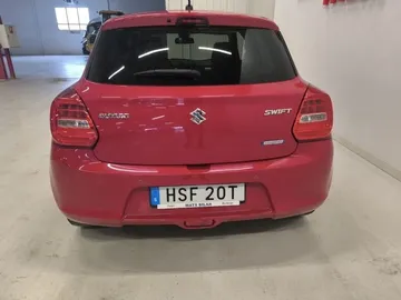 Car image 4