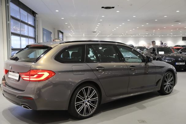 BMW 520d Touring xDrive 141 kW image number 3