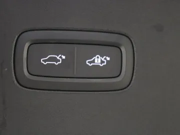 Car image 35