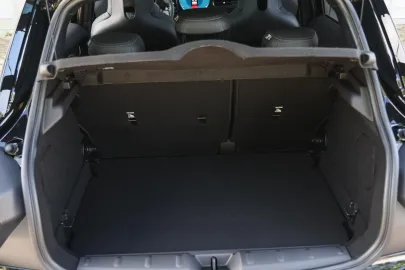 Car image 27