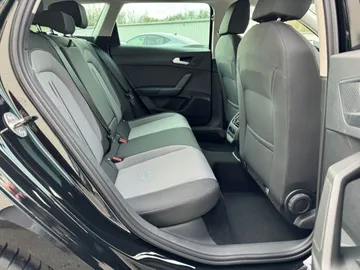 Car image 36