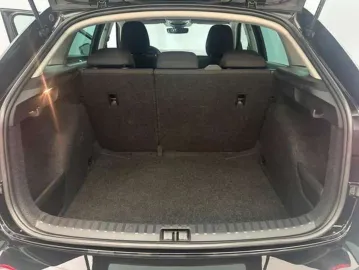 Car image 40