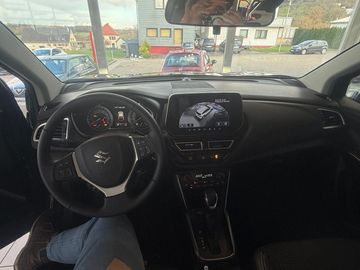 Car image 12