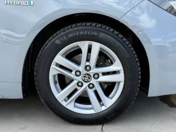 Car image 20