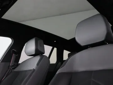 Car image 32