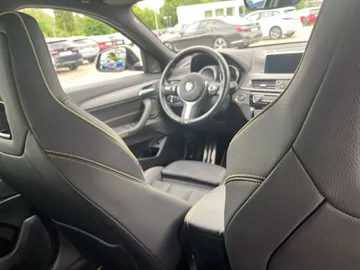 Car image 40