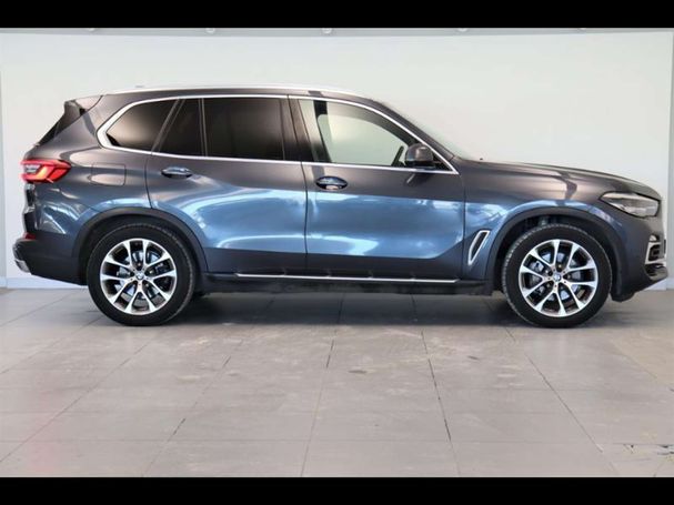 BMW X5 xDrive30d xLine 198 kW image number 3