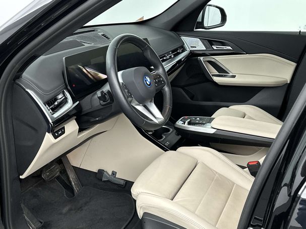 BMW iX1 xDrive30 200 kW image number 25