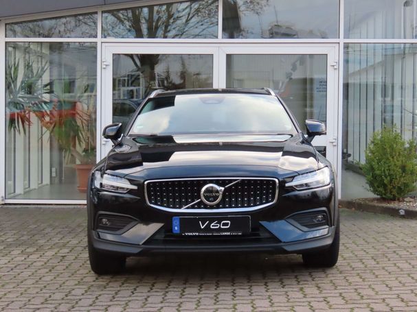 Volvo V60 Cross Country T5 AWD Ultimate 184 kW image number 2