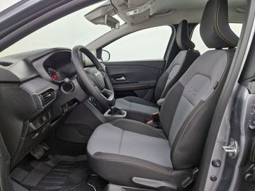 Car image 8