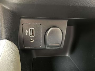 Car image 30