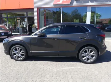 Car image 4