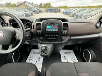 Car image 32