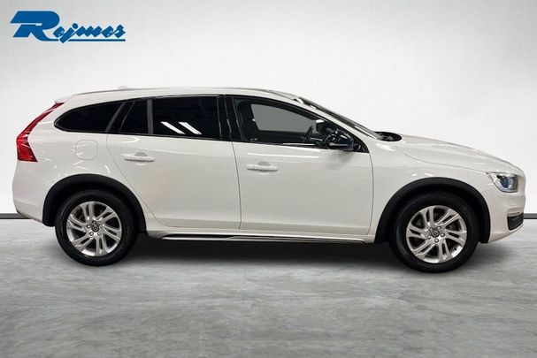 Volvo V60 Cross Country AWD D4 163 kW image number 1