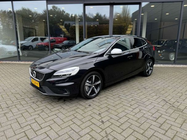 Volvo V40 T3 112 kW image number 2