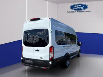 Car image 30