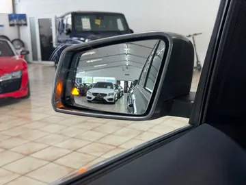 Car image 28
