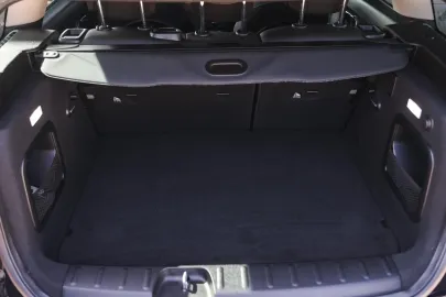 Car image 32