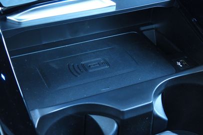 Car image 37