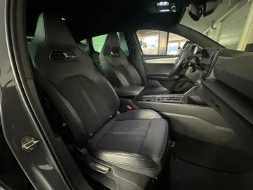 Car image 33