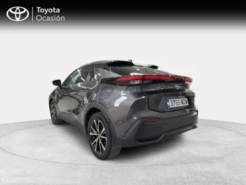Car image 3
