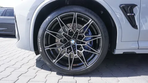 Car image 34