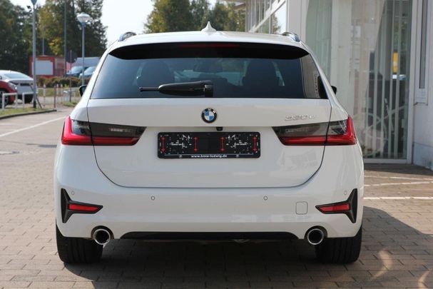 BMW 330e Touring Sport Line 215 kW image number 6