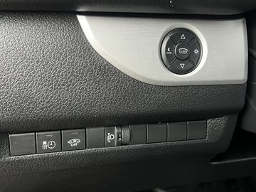 Car image 30