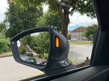 Car image 29