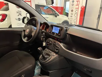 Car image 13