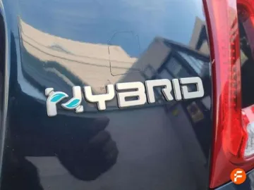 Car image 26