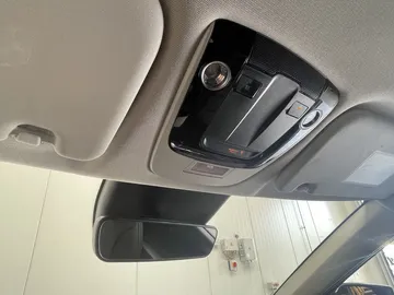 Car image 35