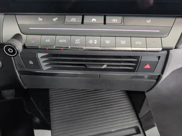 Car image 42