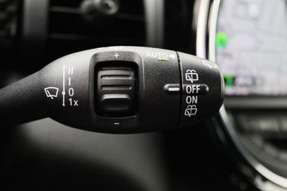 Car image 33