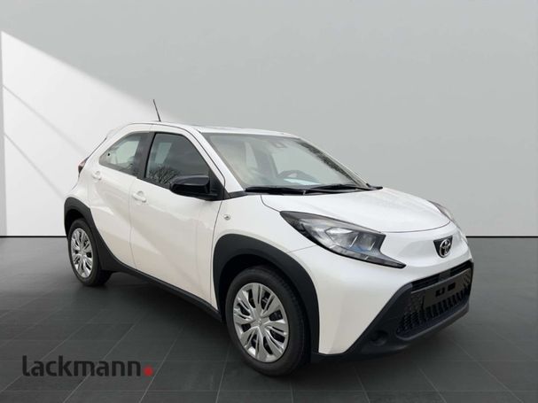 Toyota Aygo X 1.0 53 kW image number 2