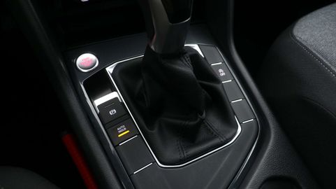 Car image 32