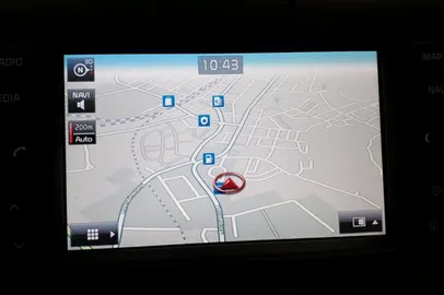 Car image 14