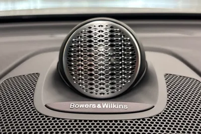 Car image 29