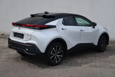 Car image 5