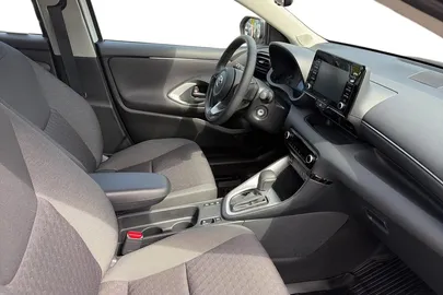 Car image 14
