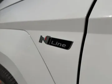 Car image 37